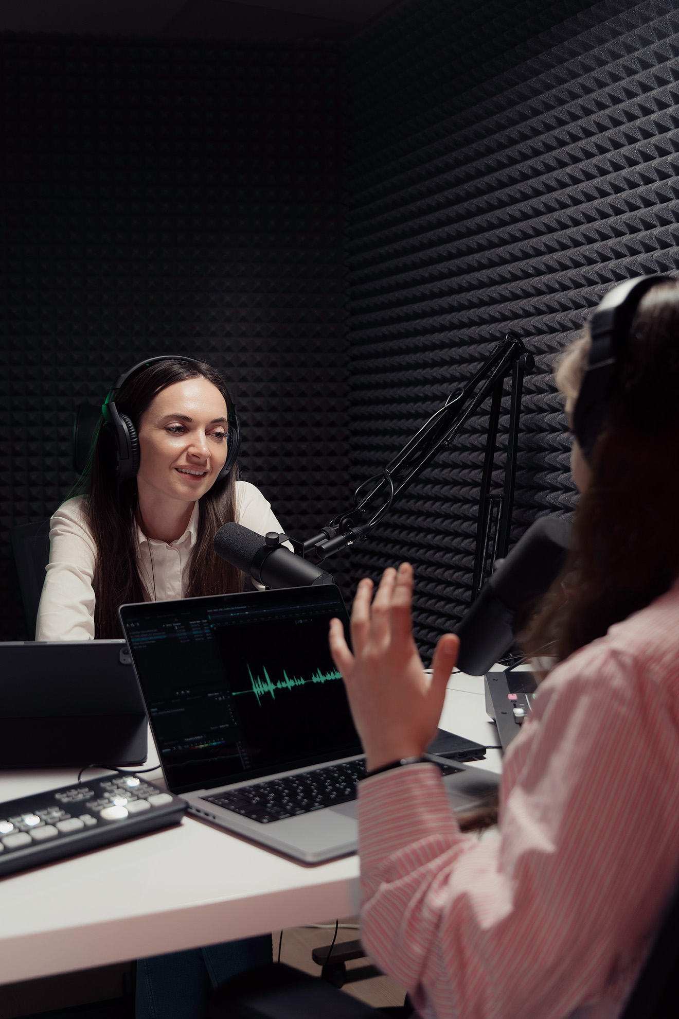 radio-host-speaking-with-guest-2024-10-20-03-17-17-utc@0.33x radio-host-speaking-with-guest-2024-10-20-03-17-17-utc@0.33x