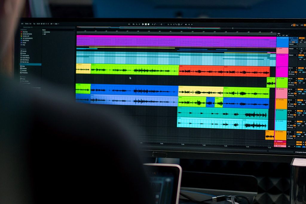 recording-studio-sound-engineer-producer-mixes-son-2024-12-02-11-44-51-utc@0.25x recording-studio-sound-engineer-producer-mixes-son-2024-12-02-11-44-51-utc@0.25x